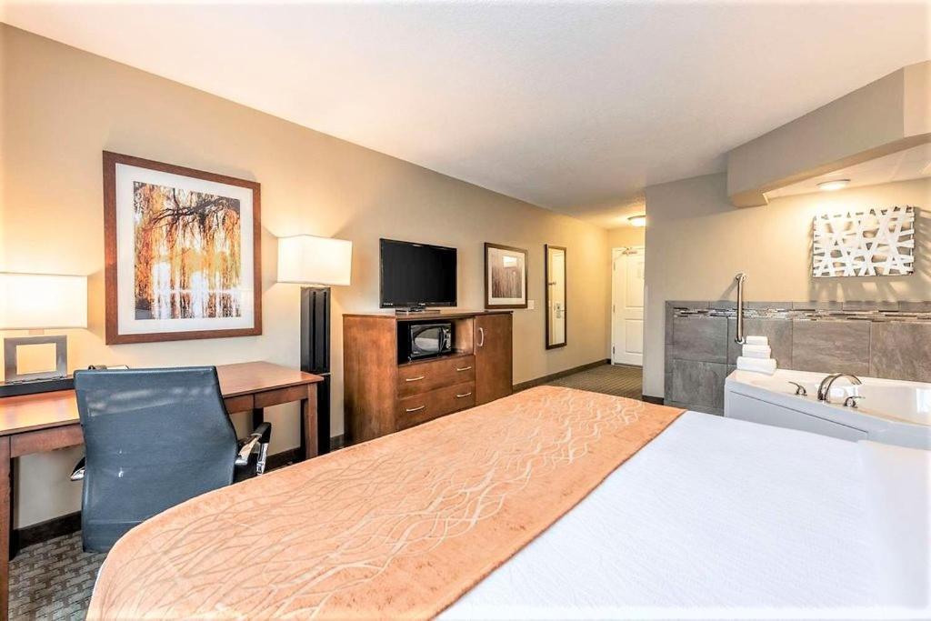 Amerivu Inn And Suites - Chisago City Ngoại thất bức ảnh