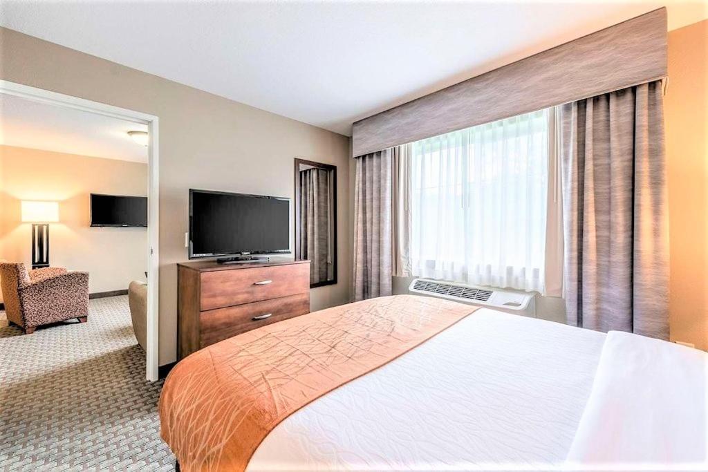 Amerivu Inn And Suites - Chisago City Ngoại thất bức ảnh