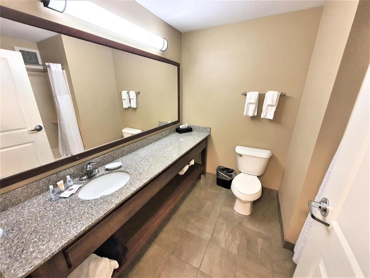 Amerivu Inn And Suites - Chisago City Ngoại thất bức ảnh