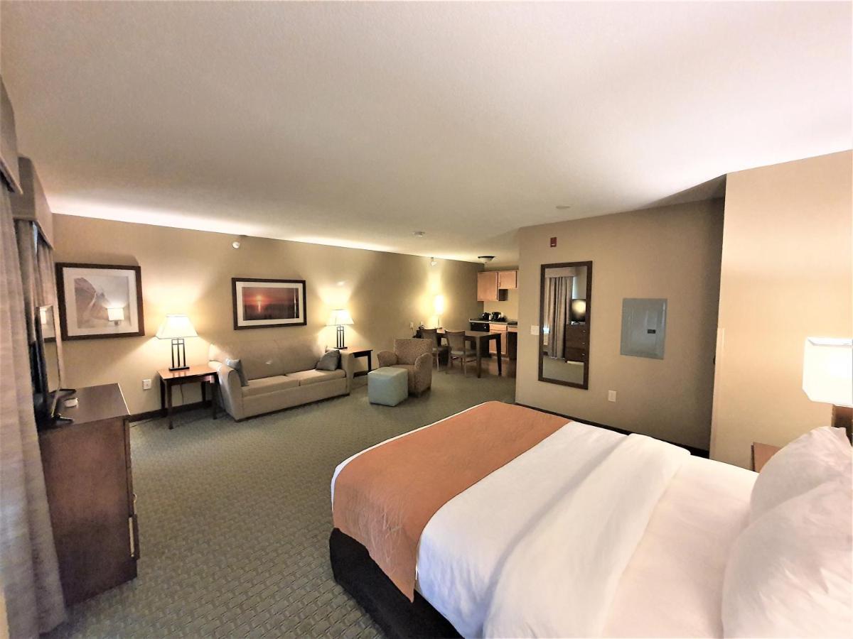 Amerivu Inn And Suites - Chisago City Ngoại thất bức ảnh