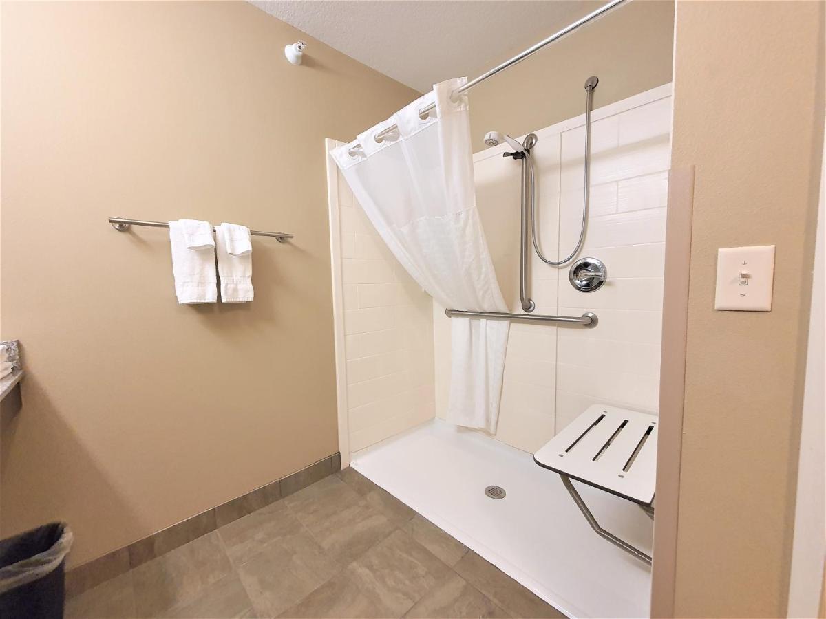 Amerivu Inn And Suites - Chisago City Ngoại thất bức ảnh