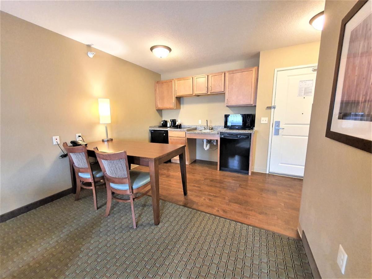 Amerivu Inn And Suites - Chisago City Ngoại thất bức ảnh