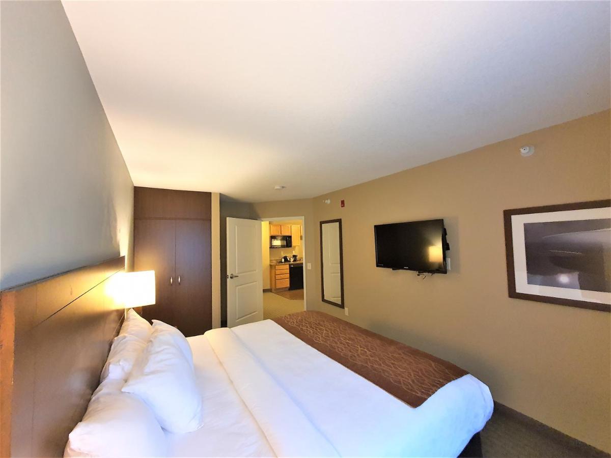 Amerivu Inn And Suites - Chisago City Ngoại thất bức ảnh
