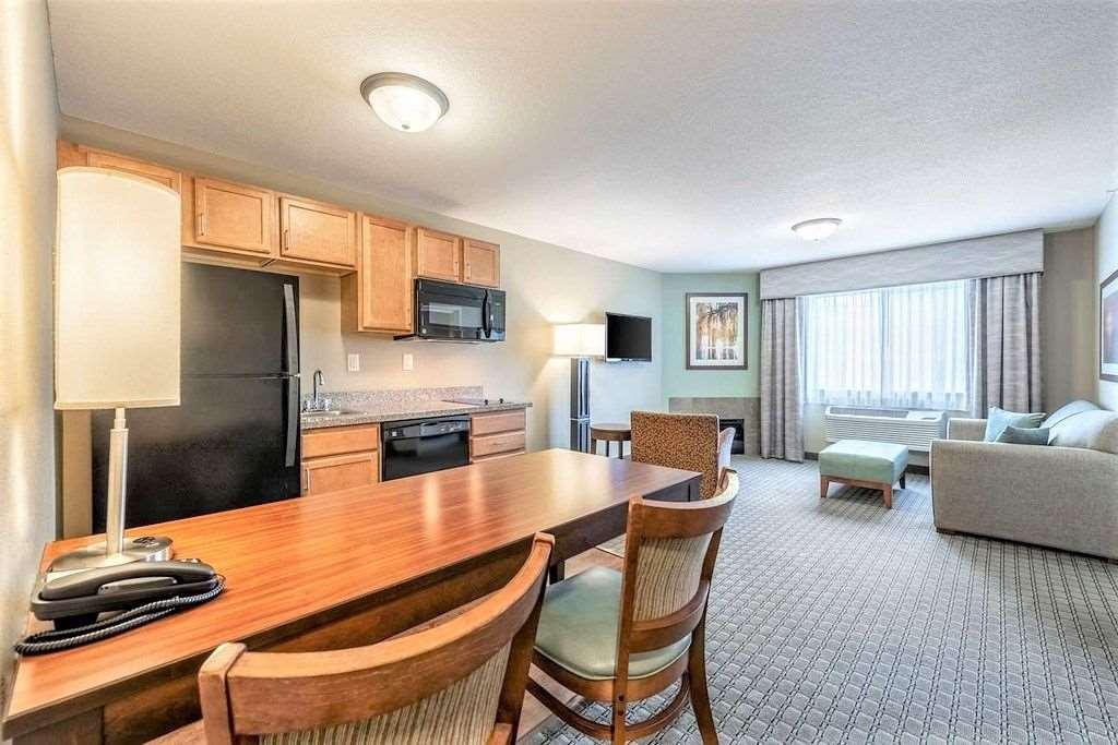 Amerivu Inn And Suites - Chisago City Phòng bức ảnh